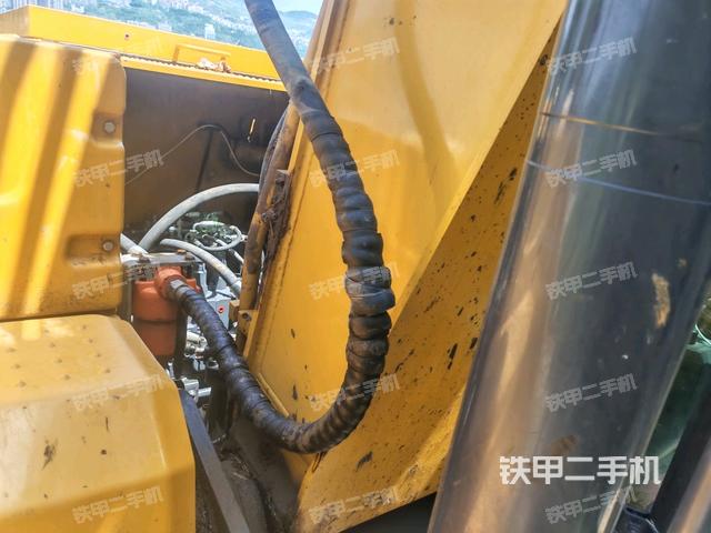 大臂根部?斜視(工作和回轉(zhuǎn)裝置) 大臂根部?斜視(工作和回轉(zhuǎn)裝置)