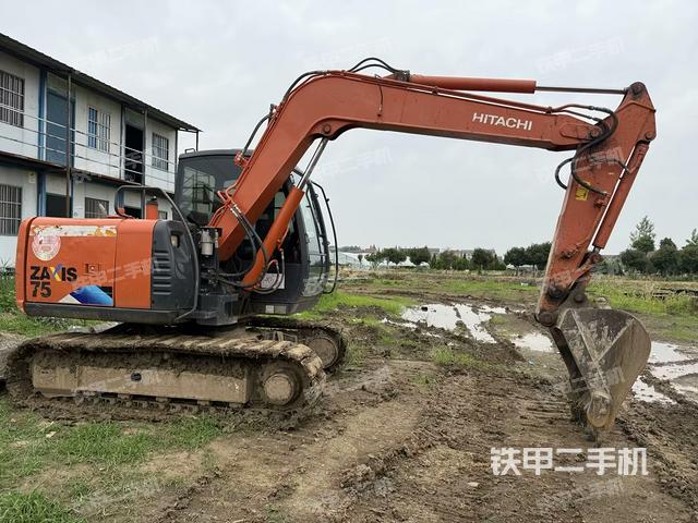 右前45(整機(jī)外觀) 右前45(整機(jī)外觀)