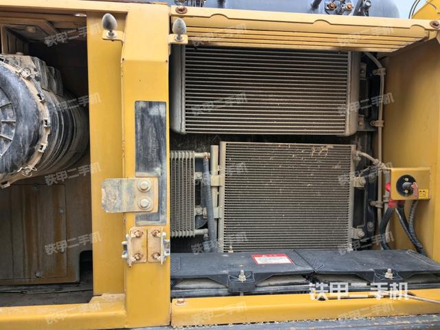 散热器正面(大件舱室) 散热器正面(大件舱室)