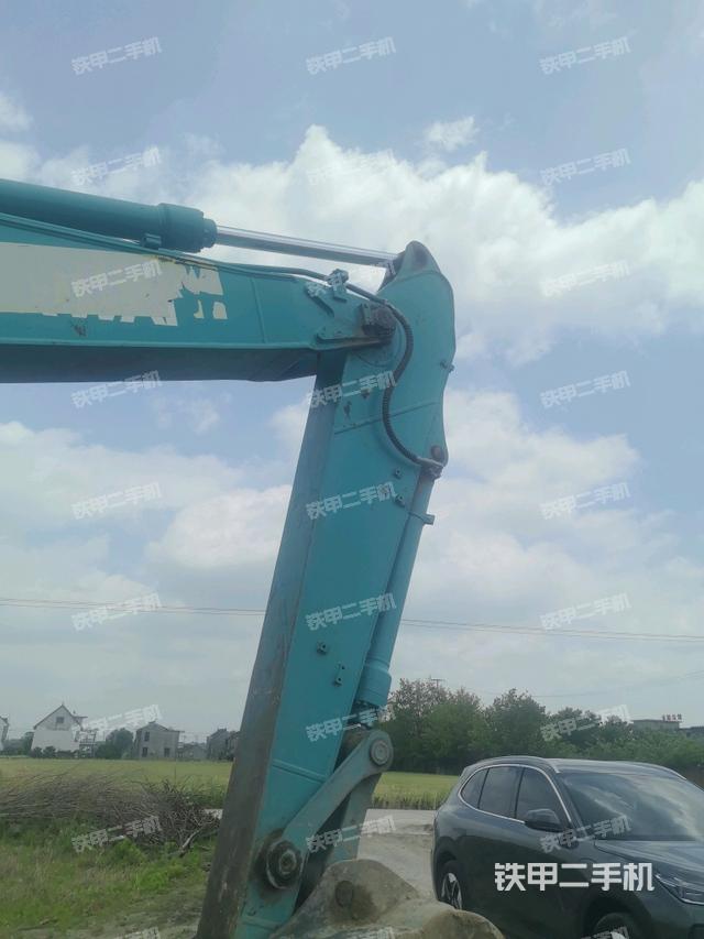 小臂整体左后(工作和回转装置) 小臂整体左后(工作和回转装置)