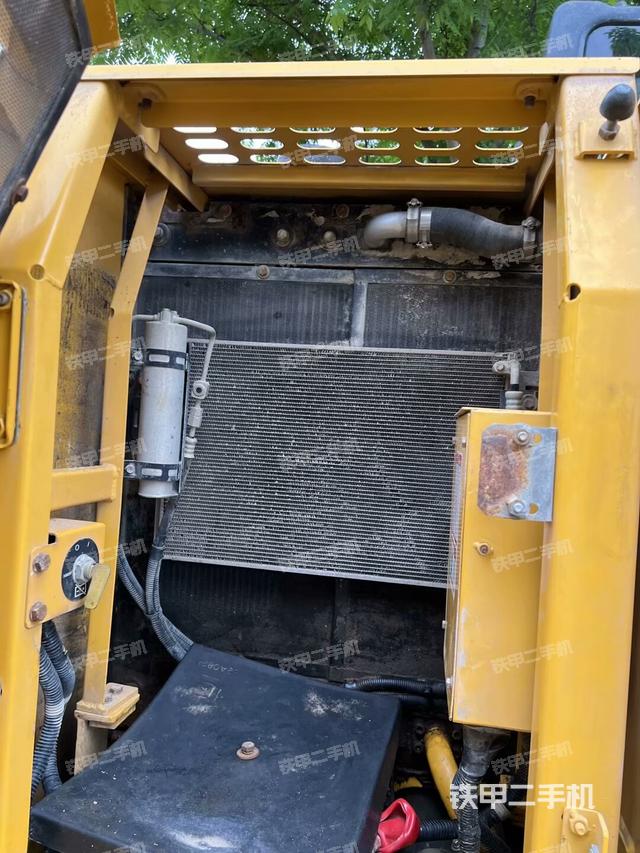 散热器正面(大件舱室) 散热器正面(大件舱室)