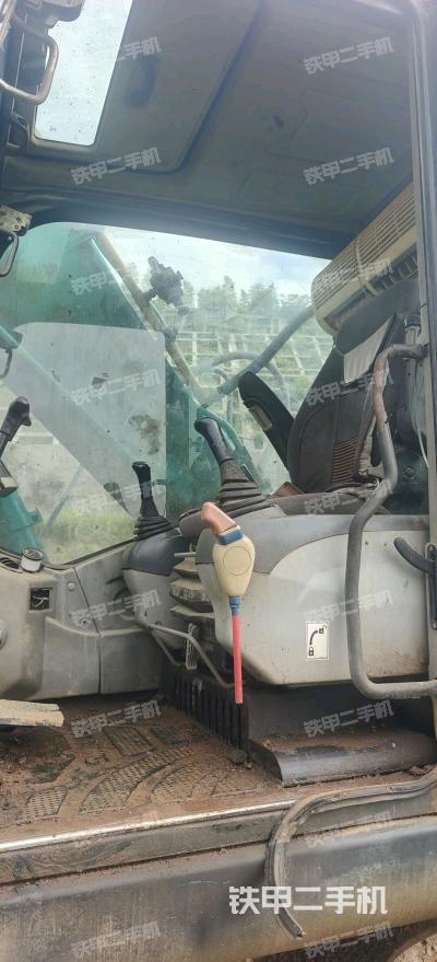 駕駛室整體（整機(jī)外觀）