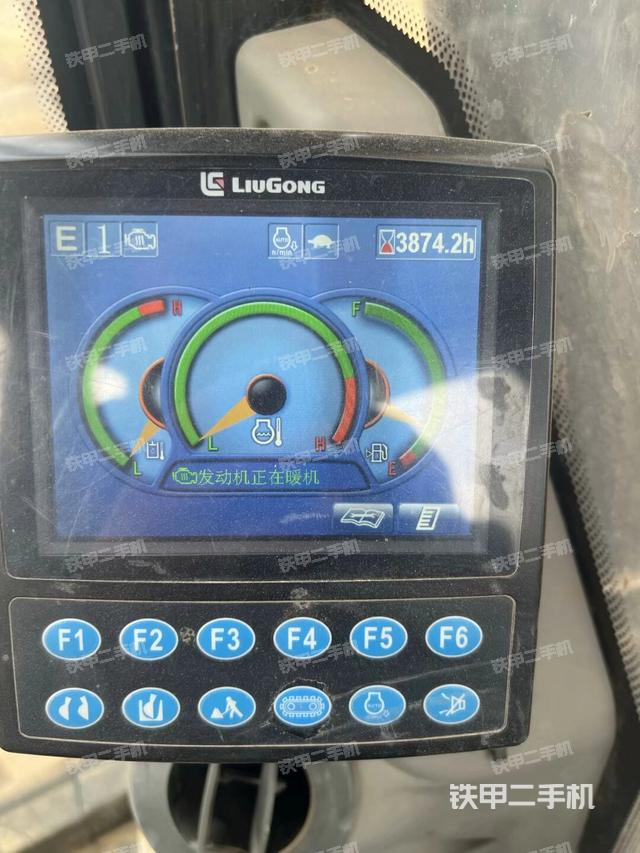 显示屏 (驾驶室部分) 显示屏 (驾驶室部分)