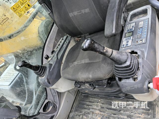 座椅后部(驾驶室部分) 座椅后部(驾驶室部分)