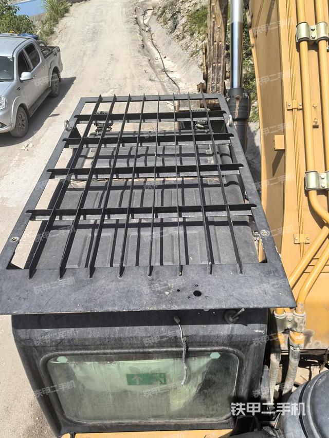 驾驶室顶部（整机外观）