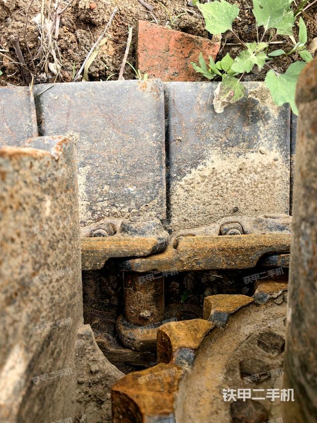 左驱动轮(行走机构) 左驱动轮(行走机构)