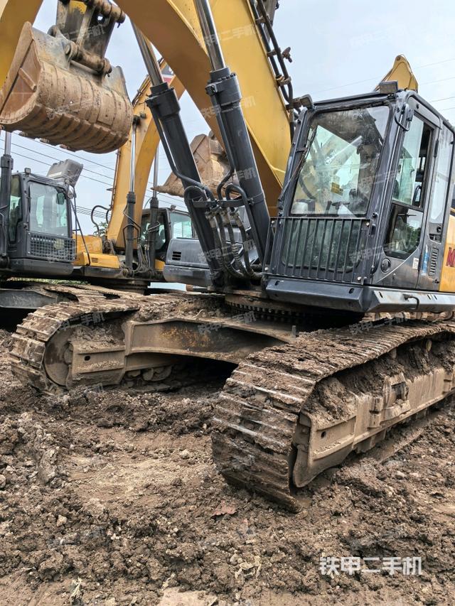 右侧行走马达盖板(行走机构) 右侧行走马达盖板(行走机构)