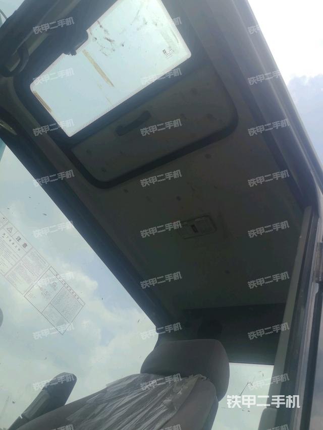 顶棚整体(驾驶室部分) 顶棚整体(驾驶室部分)