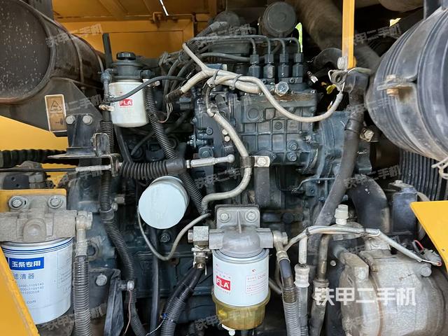 发动机室(上车部件) 发动机室(上车部件)