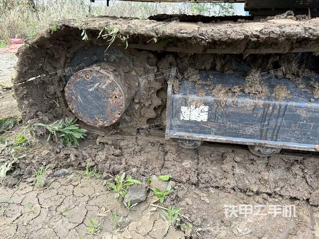 右側履帶整體?(行走機構) 右側履帶整體?(行走機構)