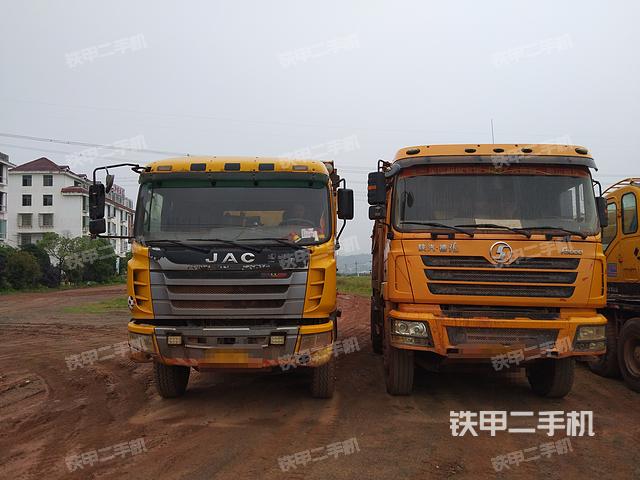 陜汽重卡8×2工程自卸車