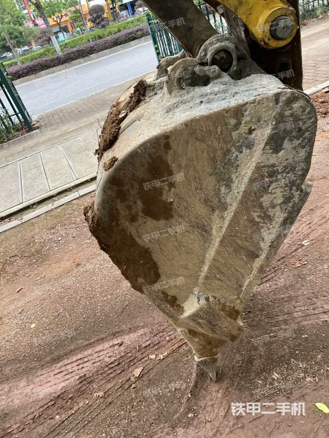 大臂根部 斜视(工作和回转装置) 大臂根部 斜视(工作和回转装置)