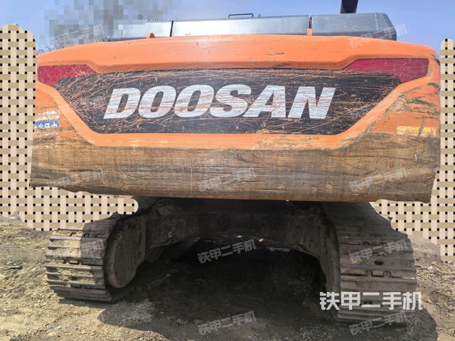 单侧履带整体（整机外观）