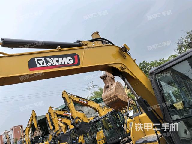 小臂整體左后(工作和回轉(zhuǎn)裝置) 小臂整體左后(工作和回轉(zhuǎn)裝置)