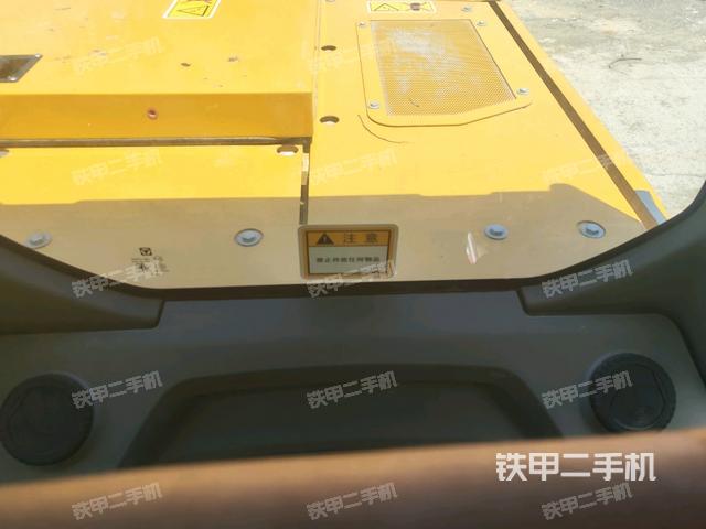 駕駛室正側(cè)(駕駛室部分) 駕駛室正側(cè)(駕駛室部分)