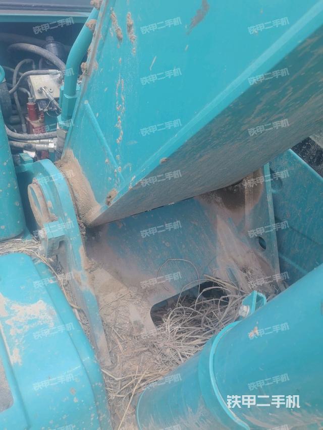 大臂根部 斜视(工作和回转装置) 大臂根部 斜视(工作和回转装置)