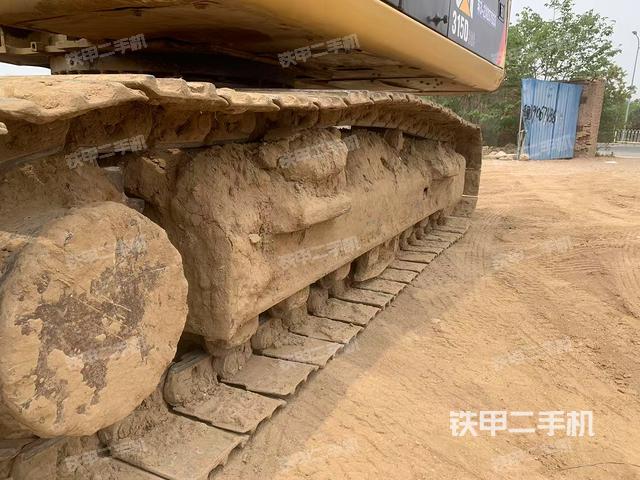 單側(cè)履帶整體(整機(jī)外觀) 單側(cè)履帶整體(整機(jī)外觀)