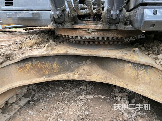 大臂根部 斜视(工作和回转装置) 大臂根部 斜视(工作和回转装置)