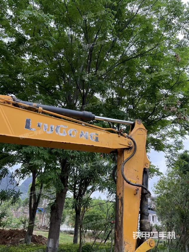 铲斗45度(工作和回转装置) 铲斗45度(工作和回转装置)