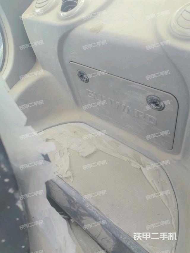 座椅后部(驾驶室部分) 座椅后部(驾驶室部分)