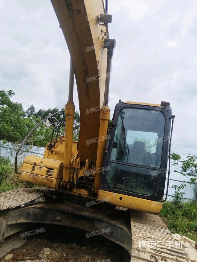 大臂油缸整體?豎拍(工作和回轉裝置) 大臂油缸整體?豎拍(工作和回轉裝置)