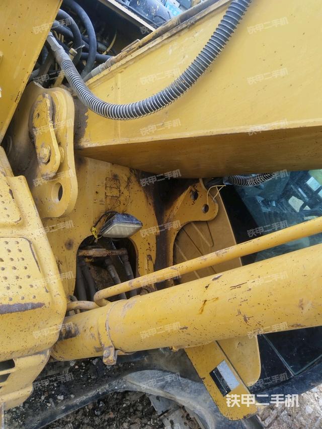 大臂根部?斜視(工作和回轉裝置) 大臂根部?斜視(工作和回轉裝置)