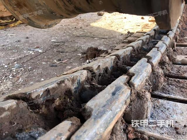 驾驶室顶部（整机外观）