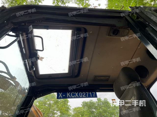 后窗玻璃角标(驾驶室部分) 后窗玻璃角标(驾驶室部分)