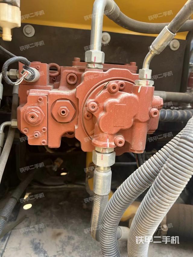 散热器正面(大件舱室) 散热器正面(大件舱室)