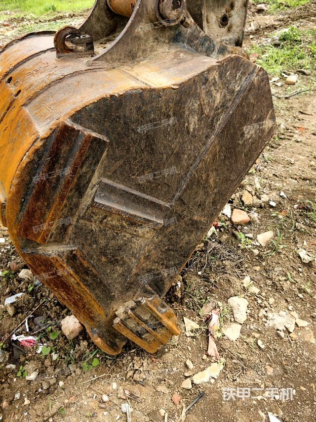 铲斗45度(工作和回转装置) 铲斗45度(工作和回转装置)