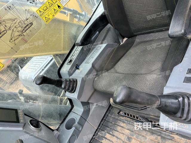 座椅后部(驾驶室部分) 座椅后部(驾驶室部分)