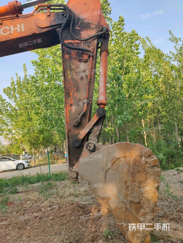 小臂整体左后(工作和回转装置) 小臂整体左后(工作和回转装置)