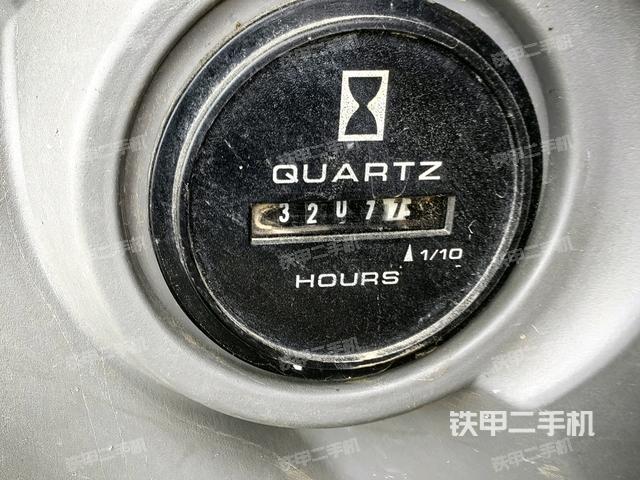 小时表(驾驶室部分) 小时表(驾驶室部分)