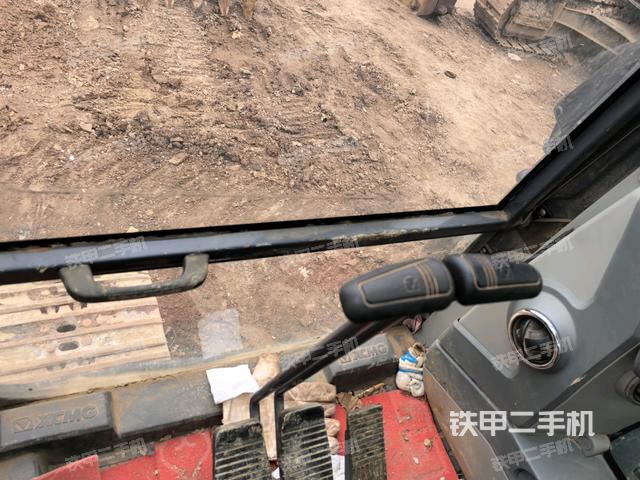 座椅左側(cè)控制臺(tái)/音響/含左手柄(駕駛室部分) 座椅左側(cè)控制臺(tái)/音響/含左手柄(駕駛室部分)