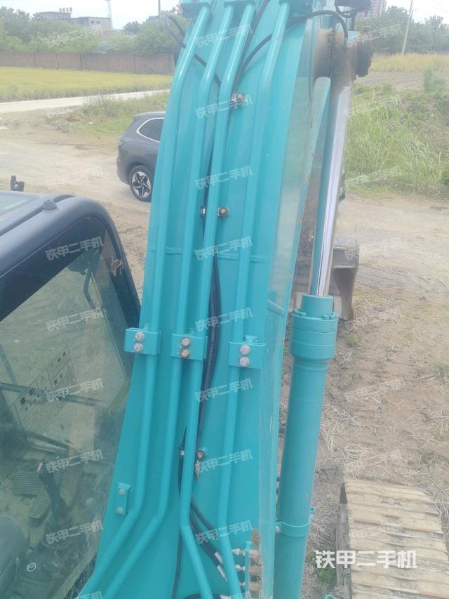 大臂背部俯视(工作和回转装置) 大臂背部俯视(工作和回转装置)