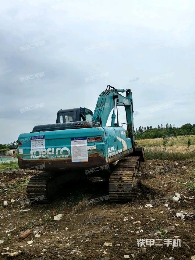 神鋼SK210LC-8挖掘機(jī)