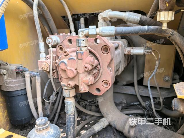 液壓泵斜45?左(大件艙室) 液壓泵斜45?左(大件艙室)