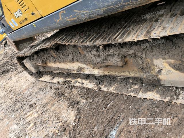 右侧履带整体(行走机构) 右侧履带整体(行走机构)