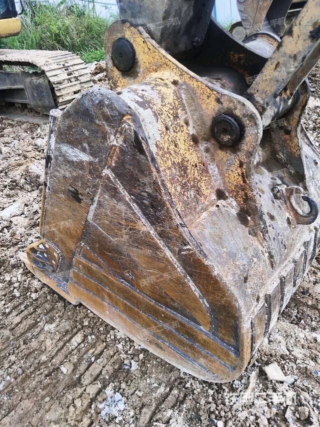 鏟斗45度(工作和回轉裝置) 鏟斗45度(工作和回轉裝置)