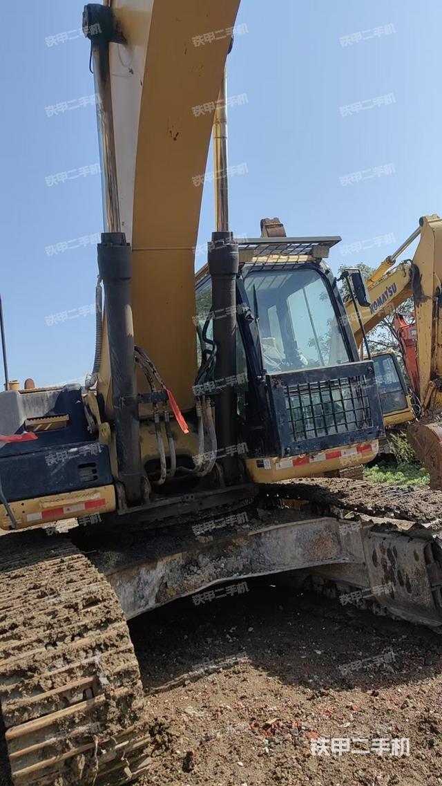 驾驶室顶部（整机外观）