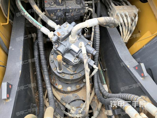 发动机室(上车部件) 发动机室(上车部件)