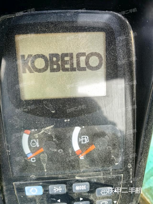 显示屏 (驾驶室部分) 显示屏 (驾驶室部分)