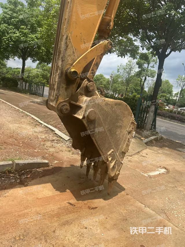 小臂整體右前(工作和回轉(zhuǎn)裝置) 小臂整體右前(工作和回轉(zhuǎn)裝置)