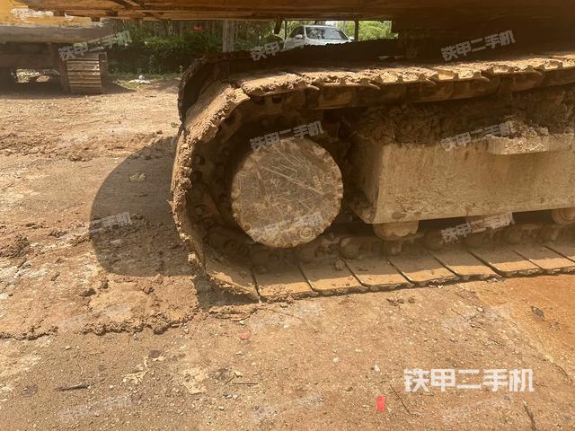 右側履帶整體(行走機構) 右側履帶整體(行走機構)