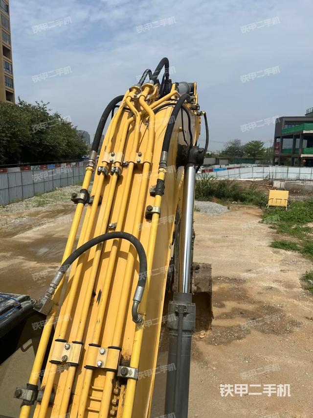 大臂根部?斜視(工作和回轉裝置) 大臂根部?斜視(工作和回轉裝置)