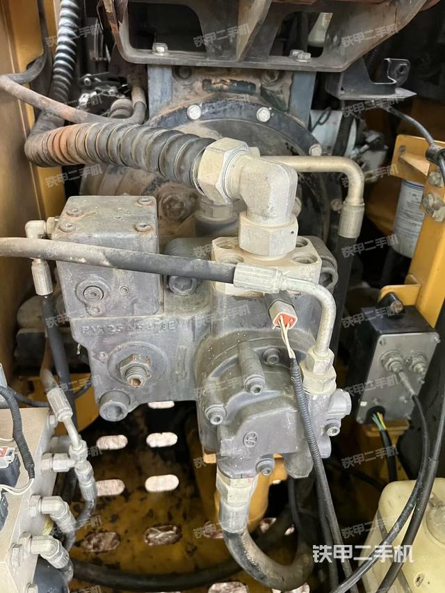 液压泵斜45 左(大件舱室) 液压泵斜45 左(大件舱室)