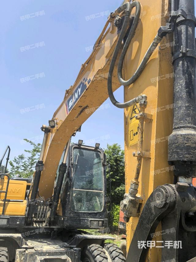 大臂油缸整體?豎拍(工作和回轉(zhuǎn)裝置) 大臂油缸整體?豎拍(工作和回轉(zhuǎn)裝置)