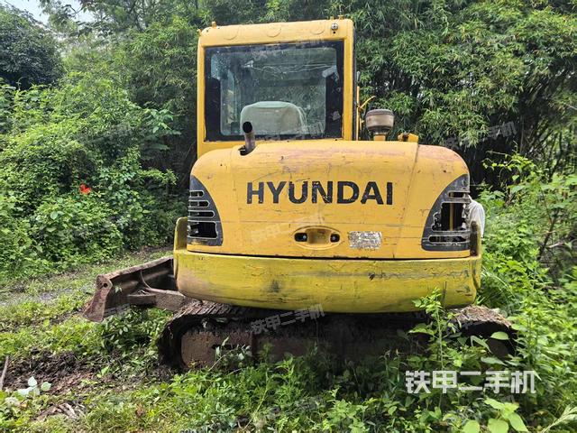 駕駛室頂部（整機外觀）