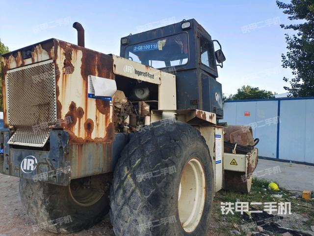 右后45°（壓路機(jī)整機(jī)外觀）