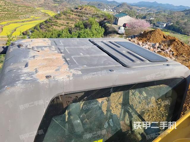 驾驶室顶部（整机外观）